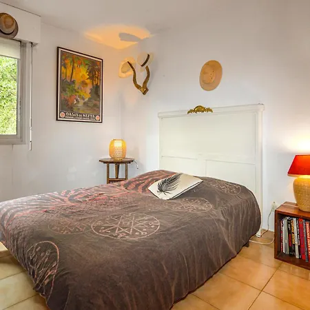 Apartment 2 Bedroom In *