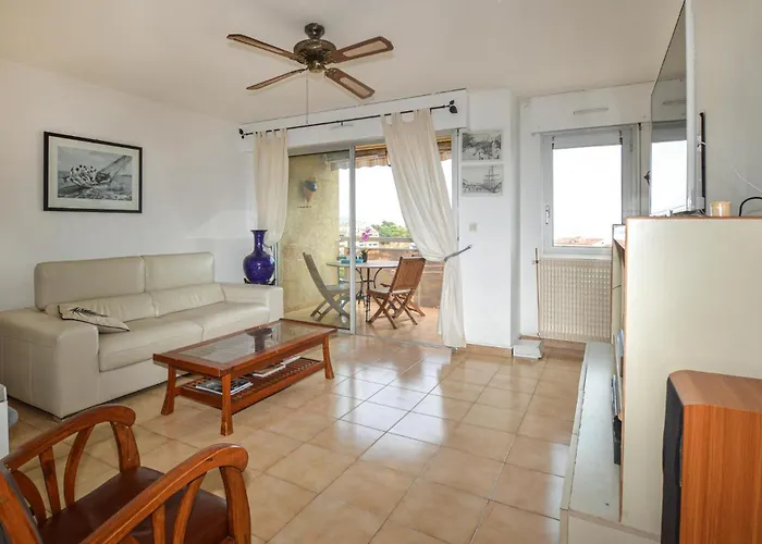 Cozy In With Wifi Lägenhet